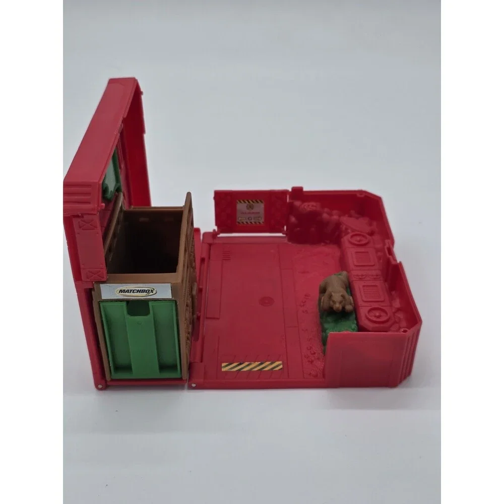 Vintage Matchbox 2001 Ranger Station Take Along Fold-Carry Playset